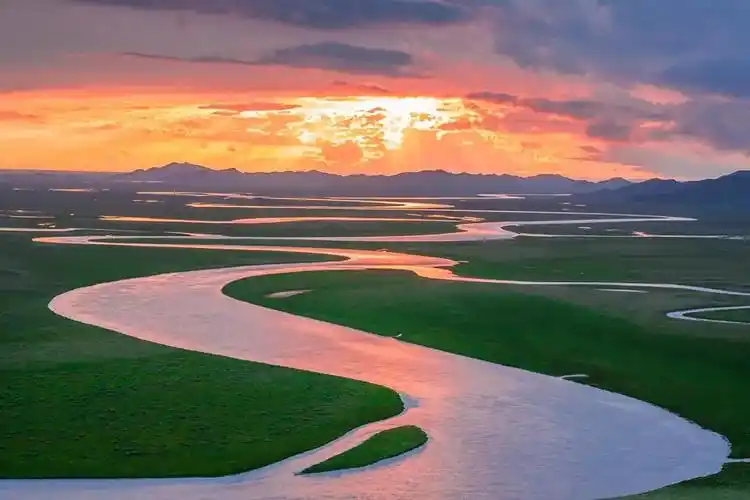 【北疆嚴選】 禾木村、巴音布魯克、魔鬼城、那拉提草原、賽裡木湖、獨庫公路 13 日