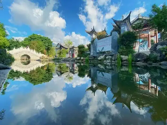 昆明BUS大理【洱海生態廊道+音樂酒吧車+下午茶+旅拍、喜州古鎮+扎染DIY、大理古城-洋人街】 行程圖片 3