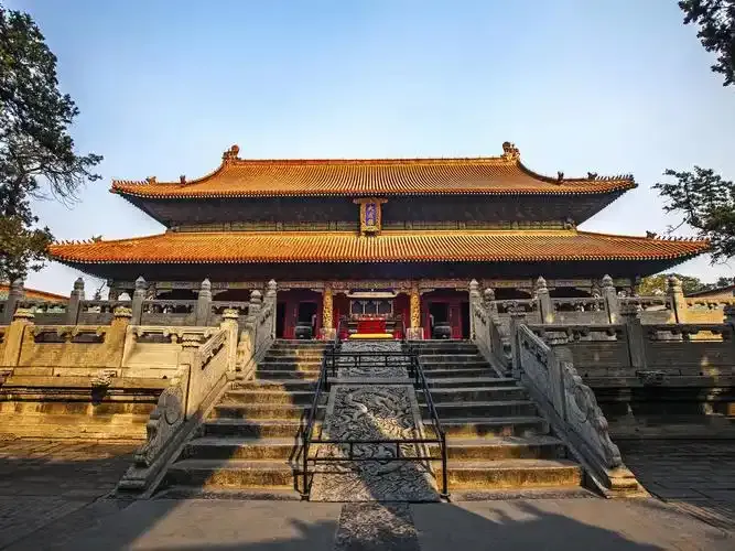 濰坊 ⭢ 泰安（岱廟賞銀杏·泰山景區雙纜車上下·南天門·天街·玉皇頂） 行程圖片 1