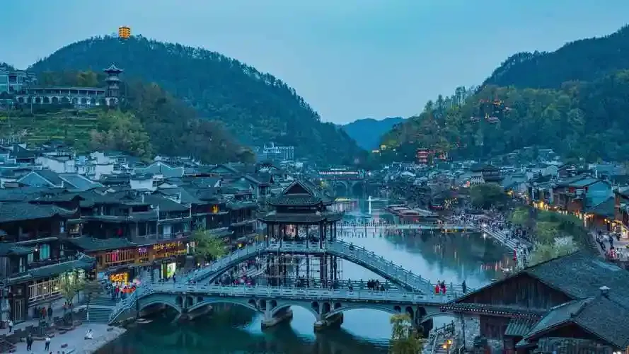 常德 ⭢ 鳳凰古城（VIP接駁車・農家遊船・苗服拍攝・夜遊） 行程圖片 2