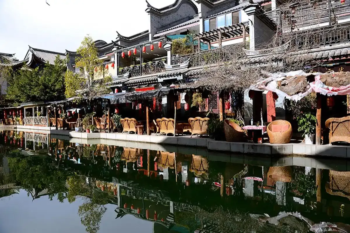 昆明老街 湖畔風景與楚雄篝火 行程圖片 1